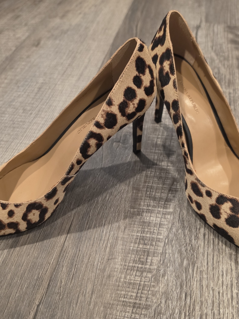 Banana Republic Leopard-Print Pointed Toe Pumps - Tan & Black - Picture 2 of 8